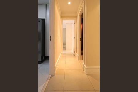 Apartamento para alugar com 216m², 3 quartos e 3 vagasCorredor 