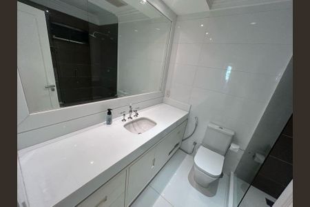 Apartamento para alugar com 216m², 2 quartos e 3 vagasBanheiro Suite Master 