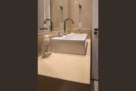 Apartamento para alugar com 216m², 3 quartos e 3 vagasBanheiro Suíte 1