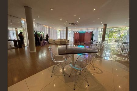 Apartamento para alugar com 216m², 2 quartos e 3 vagasÁrea comum - Salão de festas