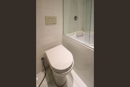 Apartamento para alugar com 216m², 3 quartos e 3 vagasBanheiro 