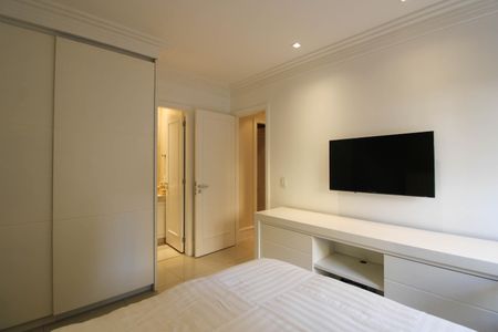 Apartamento para alugar com 216m², 3 quartos e 3 vagasSuíte 1