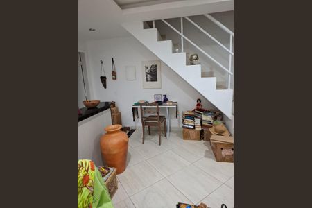 Sala de casa de condomínio para alugar com 2 quartos, 120m² em Ilha de Guaratiba, Rio de Janeiro
