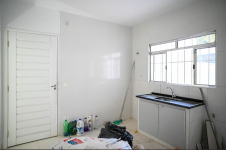 Casa para alugar com 27m², 1 quarto e 1 vagaSala/Cozinha