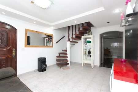 Sala de casa à venda com 3 quartos, 200m² em Conjunto Habitacional Aguia de Haia, São Paulo