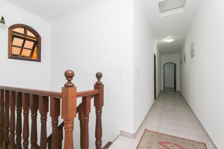 Casa para alugar com 200m², 3 quartos e 2 vagasCorredor 