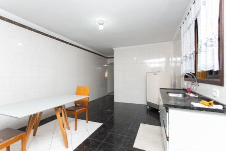 Casa para alugar com 200m², 3 quartos e 2 vagasCozinha 