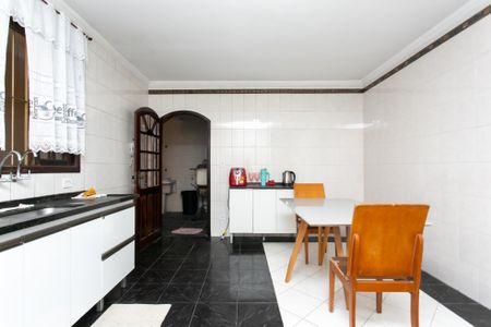 Casa para alugar com 200m², 3 quartos e 2 vagasCozinha 