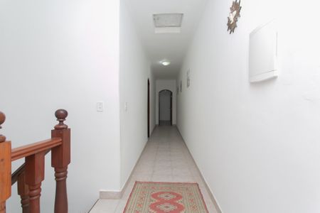 Casa para alugar com 200m², 3 quartos e 2 vagasCorredor 