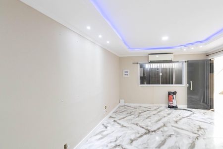 Sala de casa para alugar com 2 quartos, 120m² em Paciência, Rio de Janeiro