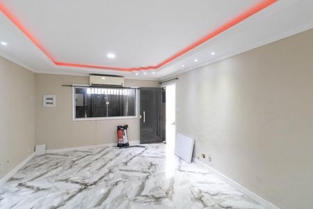 Sala de casa para alugar com 2 quartos, 120m² em Paciência, Rio de Janeiro