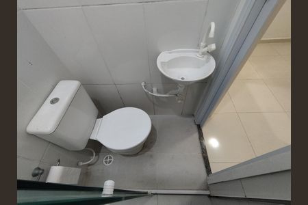 Banheiro - torneira de casa para alugar com 1 quarto, 27m² em Sacoma, São Paulo