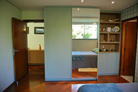 Casa à venda com 460m², 6 quartos e 4 vagasSuíte 5 