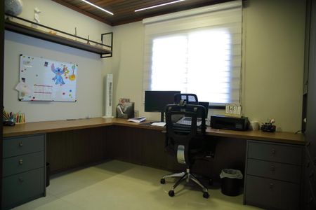 Casa à venda com 460m², 6 quartos e 4 vagasEscritório 