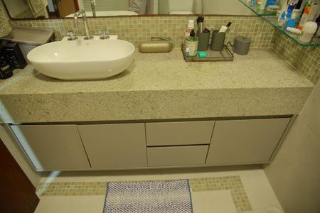 Casa à venda com 460m², 6 quartos e 4 vagasBanheiro Suíte 6 