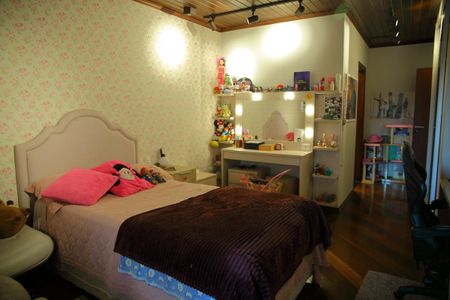 Casa à venda com 460m², 6 quartos e 4 vagasSuíte 2 