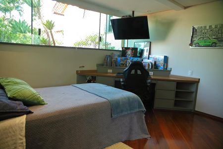 Casa à venda com 460m², 6 quartos e 4 vagasSuíte 5 