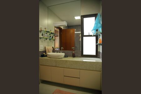 Casa à venda com 460m², 6 quartos e 4 vagasBanheiro Suíte 3 