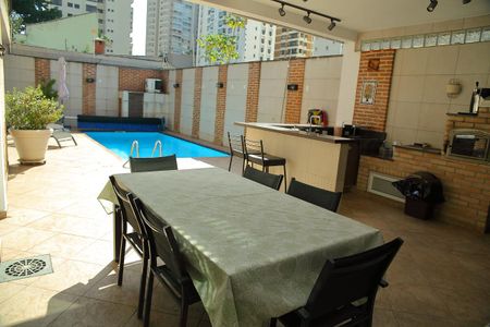 Casa à venda com 460m², 6 quartos e 4 vagasÁrea de convivência /Churrasco 