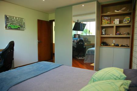 Casa à venda com 460m², 6 quartos e 4 vagasSuíte 5 