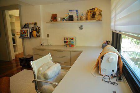 Casa à venda com 460m², 6 quartos e 4 vagasSuíte 1 ( master) 