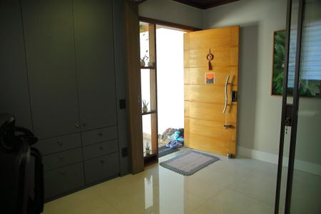 Casa à venda com 460m², 6 quartos e 4 vagasEscritório 