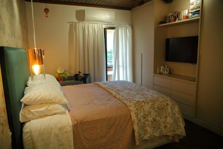 Casa à venda com 460m², 6 quartos e 4 vagasSuíte 3 