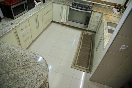 Casa à venda com 460m², 6 quartos e 4 vagasCozinha 