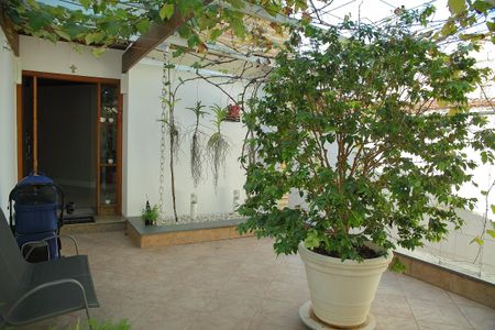 Casa à venda com 460m², 6 quartos e 4 vagasQuintal/Entrada 