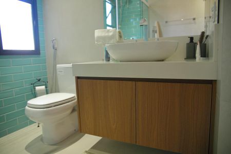 Casa à venda com 460m², 6 quartos e 4 vagasBanheiro Suíte 5 