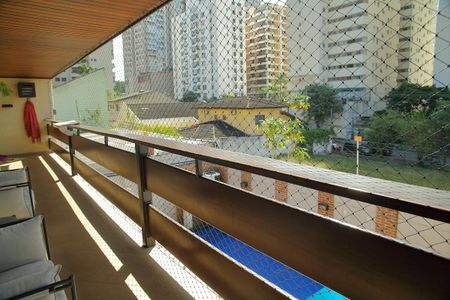 Casa à venda com 460m², 6 quartos e 4 vagasVaranda das suítes - 2,3,4 e 6 