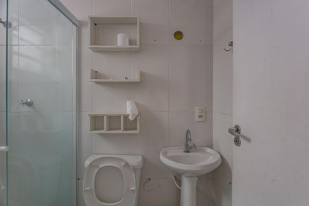 Banheiro de casa para alugar com 1 quarto, 33m² em Sacoma, São Paulo