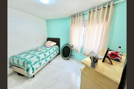 Casa de condomínio à venda com 128m², 3 quartos e 2 vagasQuarto 1