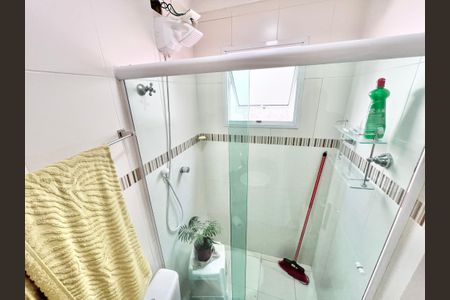 Casa de condomínio à venda com 128m², 3 quartos e 2 vagasBanheiro