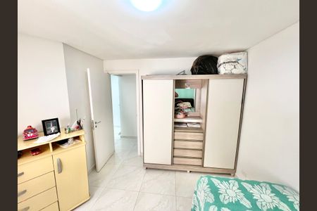 Casa de condomínio à venda com 128m², 3 quartos e 2 vagasQuarto 2