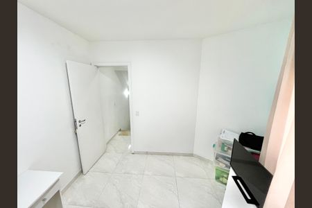 Casa de condomínio à venda com 128m², 3 quartos e 2 vagasQuarto 1