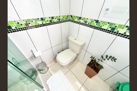 Casa de condomínio à venda com 128m², 3 quartos e 2 vagasBanheiro da Suíte