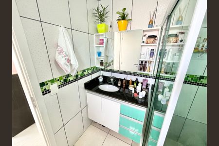 Casa de condomínio à venda com 128m², 3 quartos e 2 vagasBanheiro da Suíte