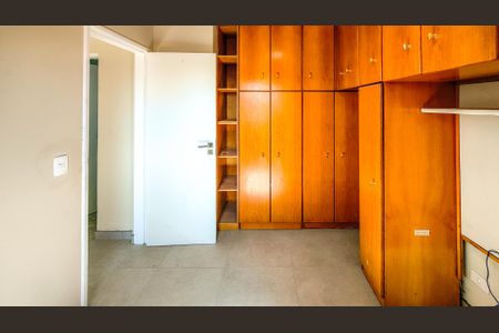 Apartamento à venda com 76m², 2 quartos e 1 vagaQuarto 2