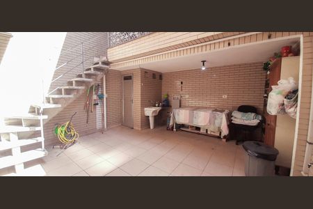 Casa à venda com 188m², 3 quartos e 2 vagasQuintal