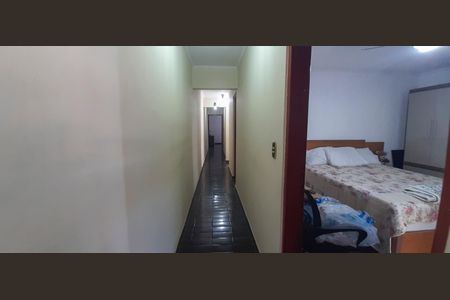 Casa à venda com 188m², 3 quartos e 2 vagasCorredor