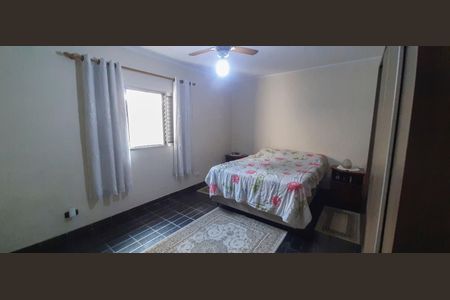 Casa à venda com 188m², 3 quartos e 2 vagasQuarto 1