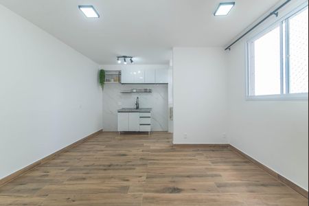 Sala de apartamento para alugar com 2 quartos, 42m² em Parque Maria Helena, São Paulo