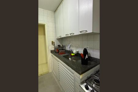 Apartamento à venda com 70m², 3 quartos e 2 vagasCozinha 