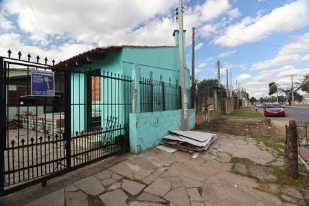 Casa para alugar com 80m², 2 quartos e 2 vagasFachada e Placa