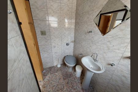 Casa à venda com 4 quartos, 250m² em Vila Santo Estefano, São Paulo