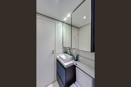 Apartamento à venda com 70m², 3 quartos e 2 vagas Apartamento à venda com 70m², 3 quartos e 2 vagasBanheiro social