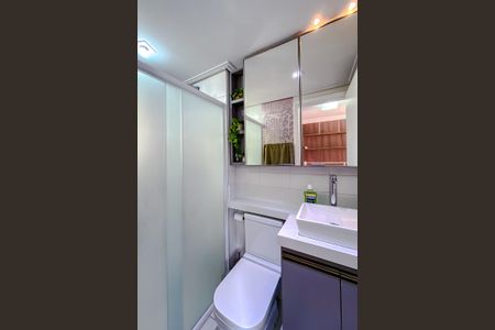 Apartamento à venda com 70m², 3 quartos e 2 vagas Apartamento à venda com 70m², 3 quartos e 2 vagasBanheiro da Suíte