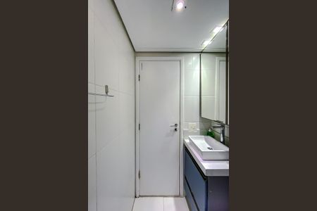 Apartamento à venda com 70m², 3 quartos e 2 vagas Apartamento à venda com 70m², 3 quartos e 2 vagasBanheiro social