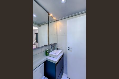 Apartamento à venda com 70m², 3 quartos e 2 vagas Apartamento à venda com 70m², 3 quartos e 2 vagasBanheiro da Suíte